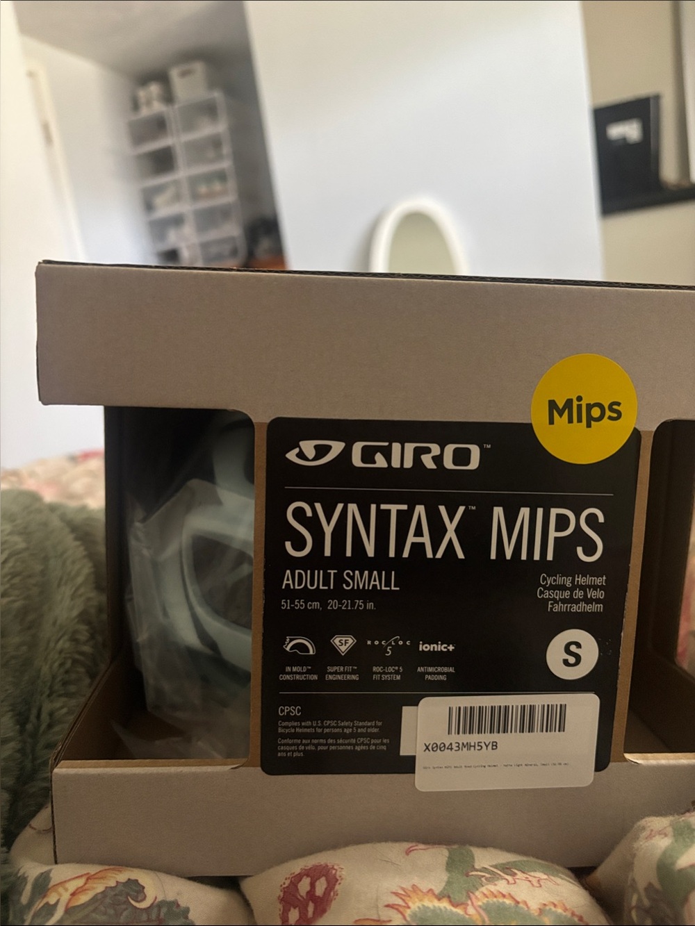 Giro Syntax MIPS Helmet - White and Black